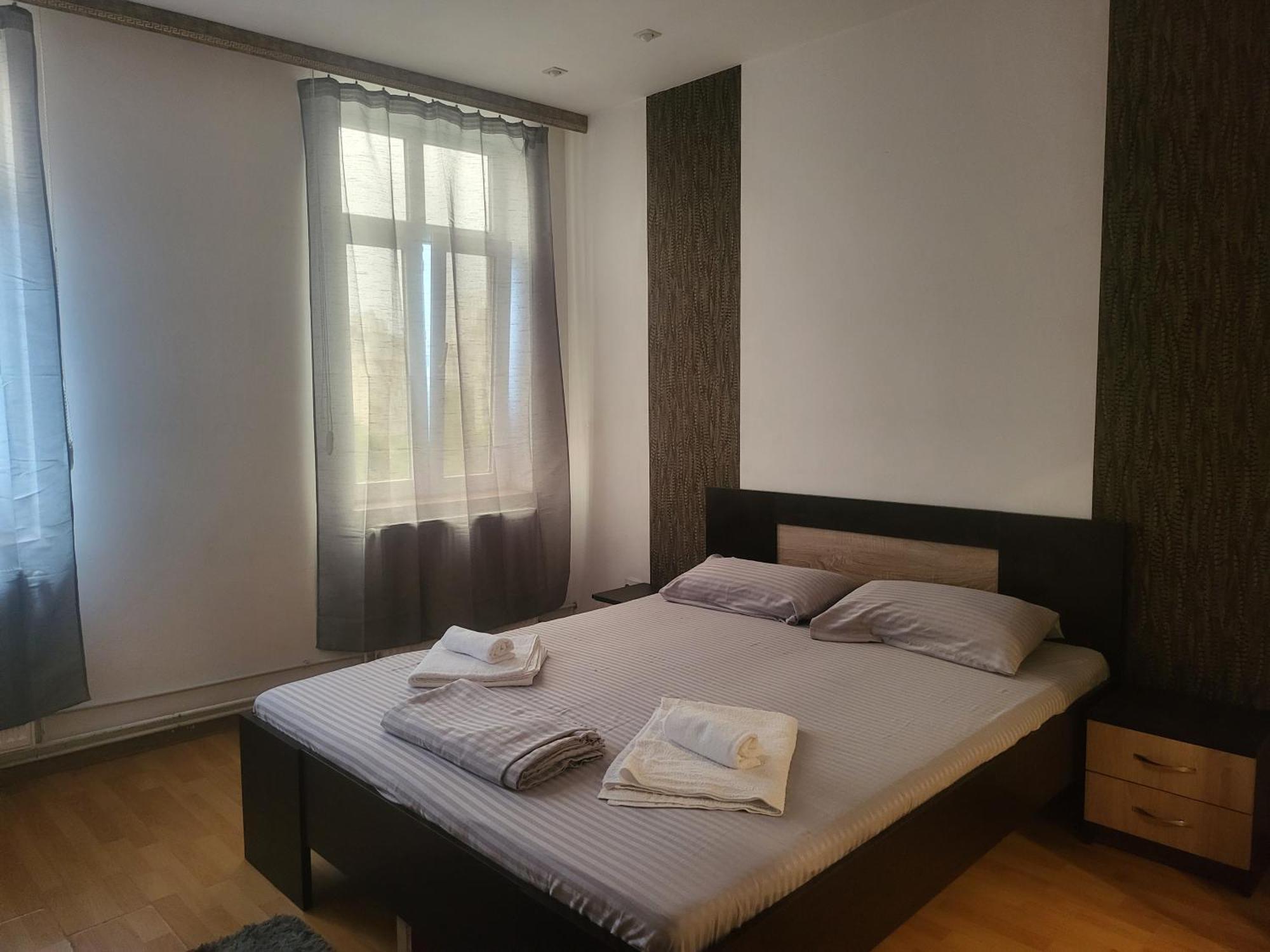 Aparthotel Yanis Bucarest Esterno foto